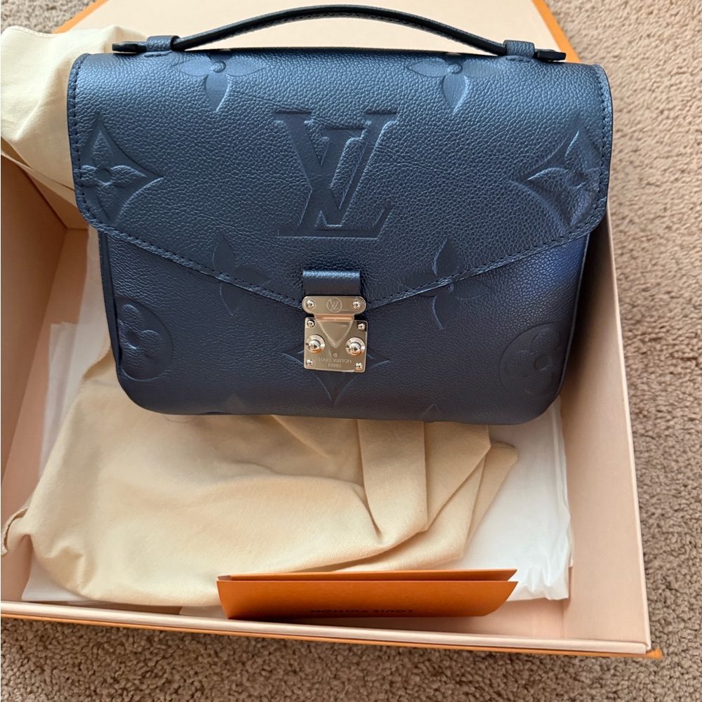 Louis Vuitton Black Leather Women's Bag